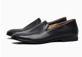 Новые модные черные лоферы; повседневная дышащая обувь из мягкой кожи; Мужская обувь без застежки; Мужская обувь в английском стиле;