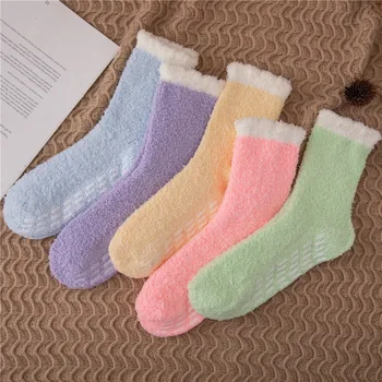 Женские зимние утолщенные носки, однотонные повседневные носки средней длины, плюшевые домашние противоскользящие носки, один размер для людей