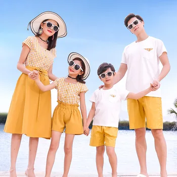 Подходящие семейные наряды Летнее платье для мамы и дочки, Хлопковая футболка для папы и сына, шорты Для отдыха на море, Пляжная одежда для пар