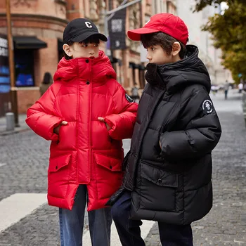 Зимняя новая детская одежда, черное теплое пуховое пальто с капюшоном для мальчиков, красный непромокаемый пуховик для девочек, зимняя защитная одежда
